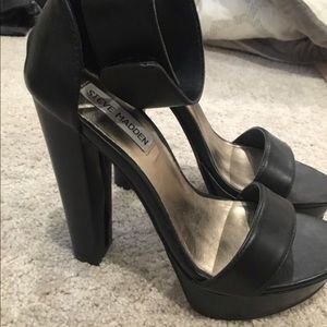 Steve Madden Black Platform Heel size 7.5
